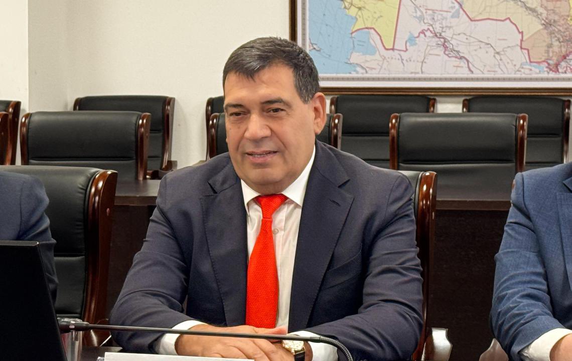 Tarım Bakanı Aidarbek Saparov ve Fabe Polska şirketi Yönetim Kurulu Başkanı Fatih Budan, sera sektörünün geliştirilmesine yönelik büyük bir projenin uygulanmasına ilişkin yatırım anlaşması imzaladı.
Projede 38 bin kapasiteli modern bir sera kompleksinin inşası öngörülüyor.