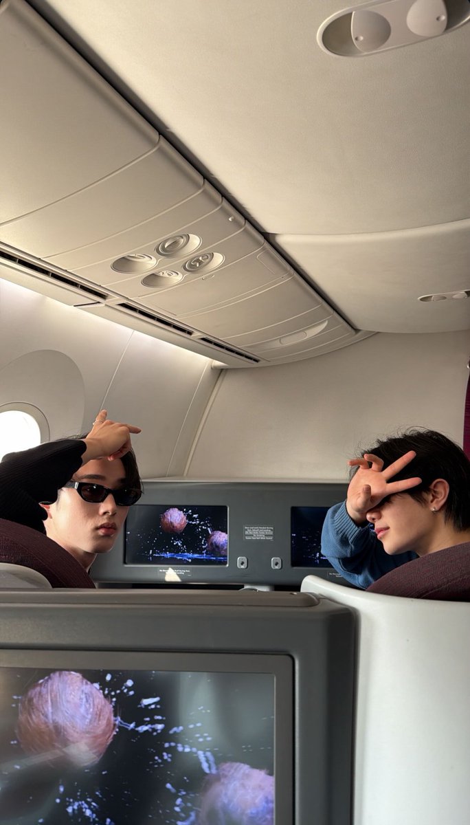 สบายใจแยะ บินด้วยกัน5555555555เลิ้ปๆ🤟🏻

 #WilliamEst