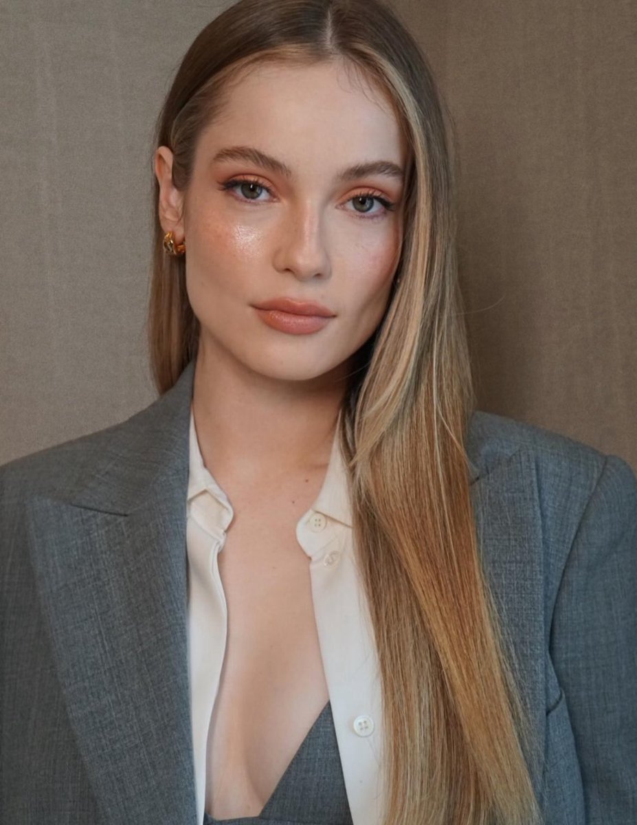 _lolifroyd's tweet image. สมฐานะ Bridgerton คนแรกที่เปิดตัวเป็นเกย์