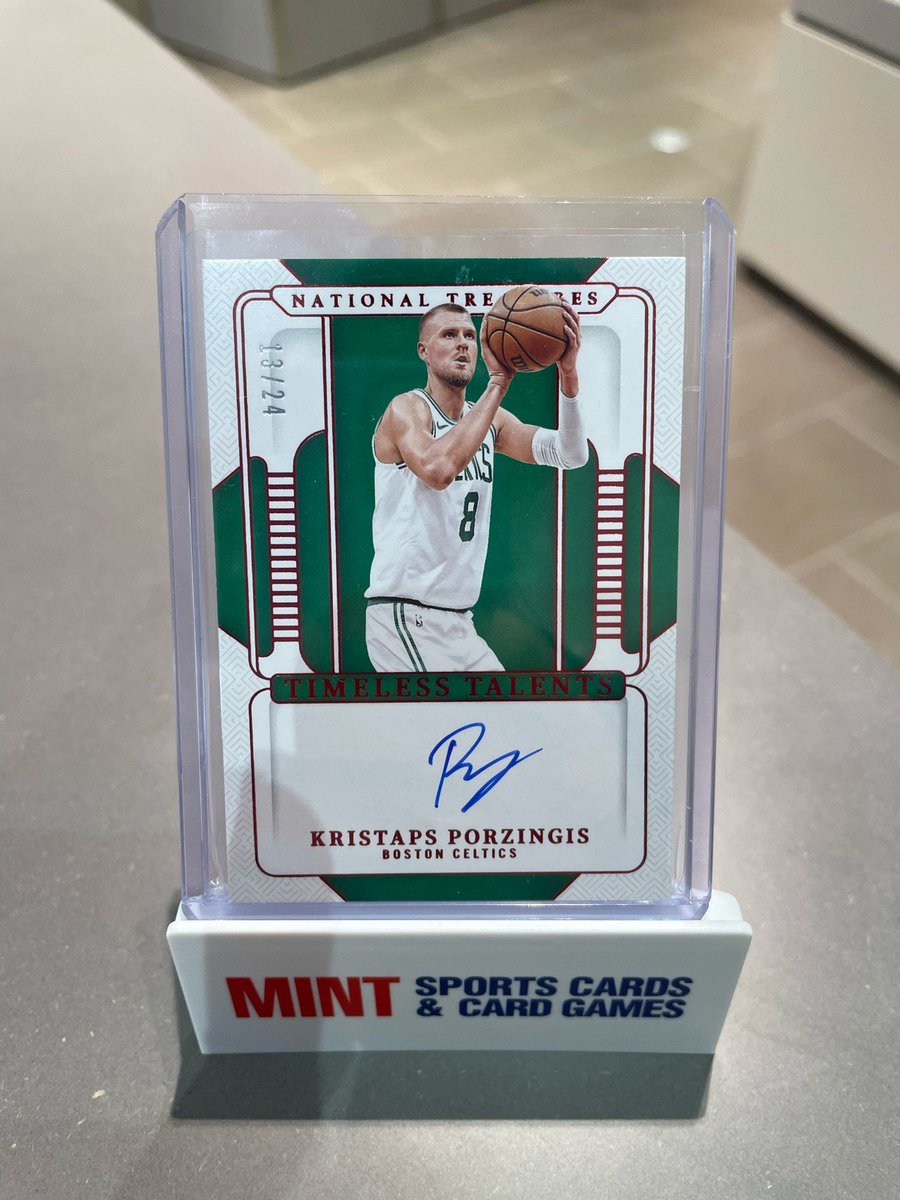 お客様の店内開封にて 24-25 National Treasure HOBBYより Kristaps