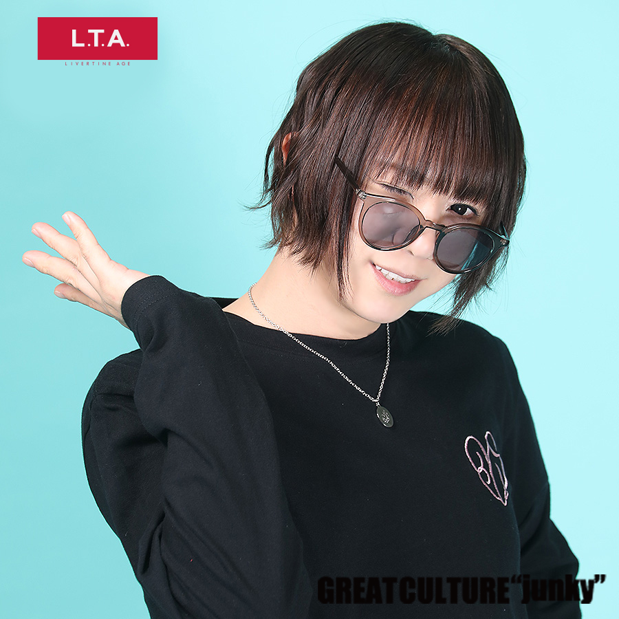 佐藤友咲さんとのコラボアイテム第2弾が本日17時より受注予約開始しました🛒❤
今回のコラボは長袖Tシャツ、トートバッグ、ネックレスをリリース🙌
こちらのアイテムは【男女兼用アイテム】となります🌟
詳細・ご購入はコチラ👇
livertineage.jp/SHOP/190748/24…
#LIVERTINEAGE #LTA #リヴァティーンエイジ