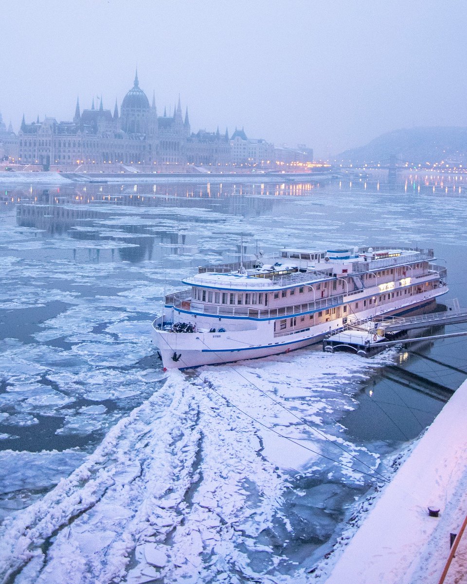 Tuna Nehri buz tuttu.