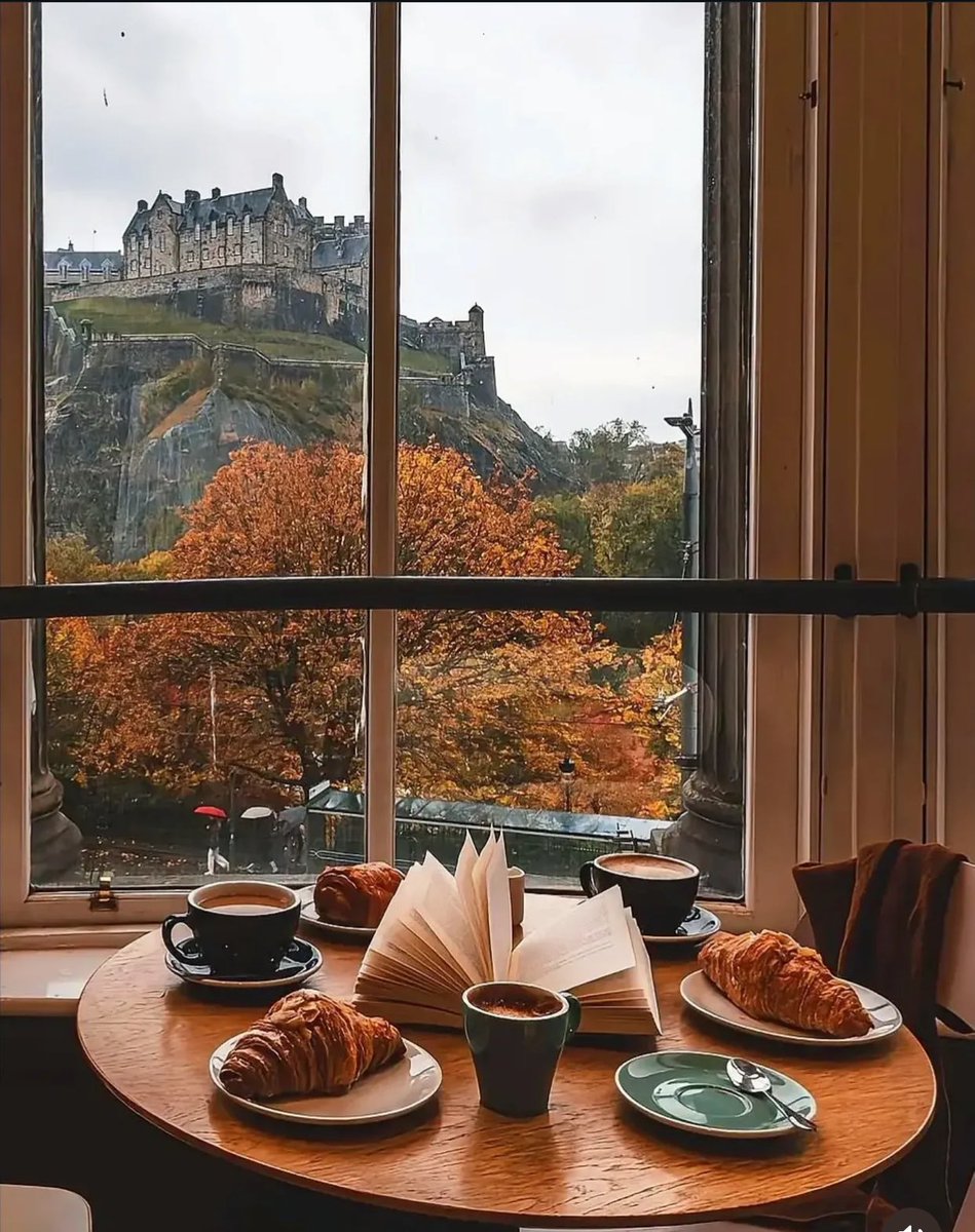 Tam olarak burda bir sabah kahvesi 🙏🏼🩷
#Edinburgh