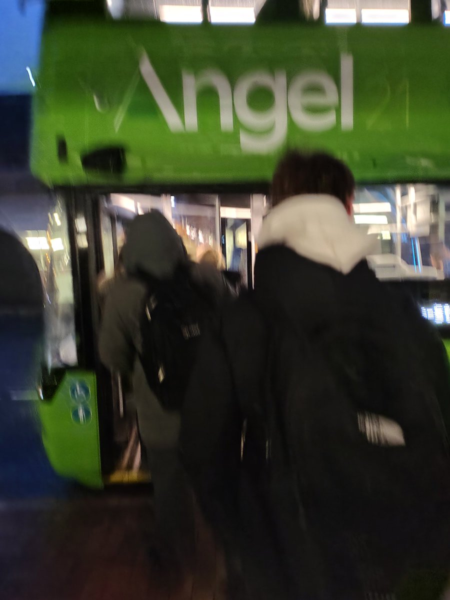 MultiModalGeoff's tweet image. After attending the @gonortheast #GoElectric26 launch on Wednesday, my first chance to ride in service on a new Angel 21 ZEB for DEC Forum in Chester le Street. No, I didn't engineer my journey to get a new one, my Just In Time connection at Gateshead explains poor photography!)