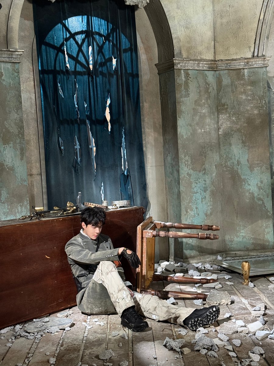 swish ⚔️

#EXO #엑소 #weareoneEXO
#Crown #REVERXE