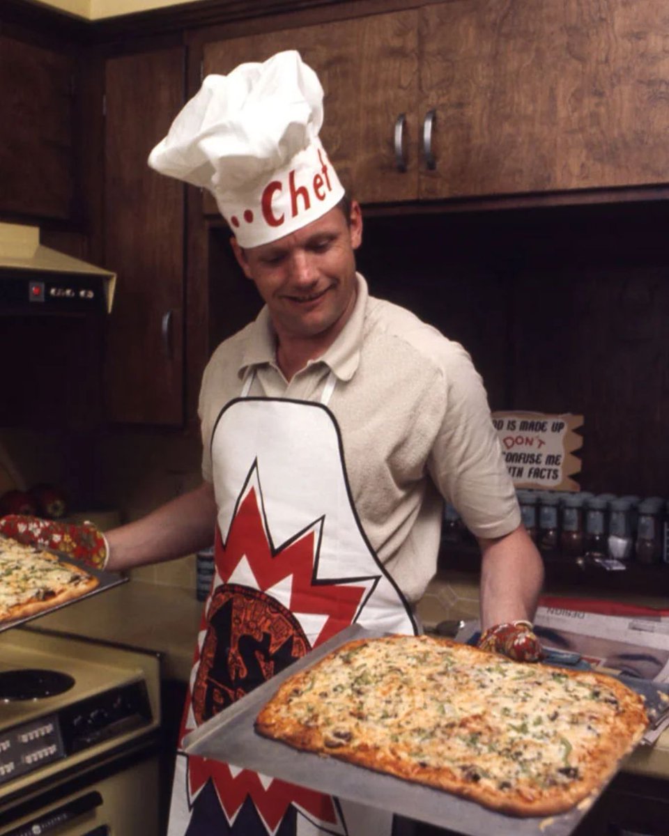 Looking Back In Time tweet media