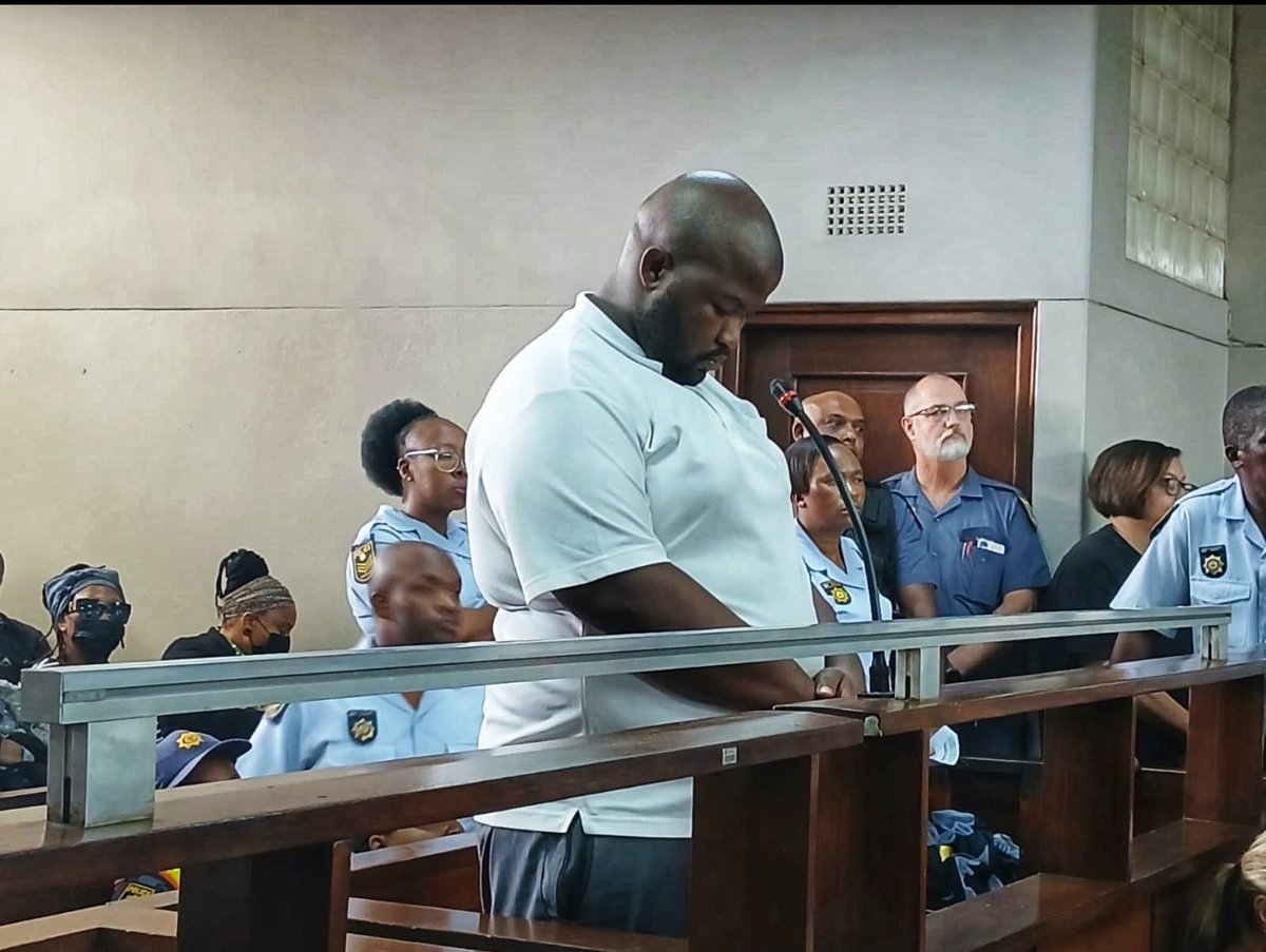 I hope you "fast drivers" who wanna overtake 17 cars at one go learnt something from that fatal video.

Listening to Metro fm yesterday reminded me that the cause for most these accidents on the road is not because of alcohol, they are also because of other things like fatigue,