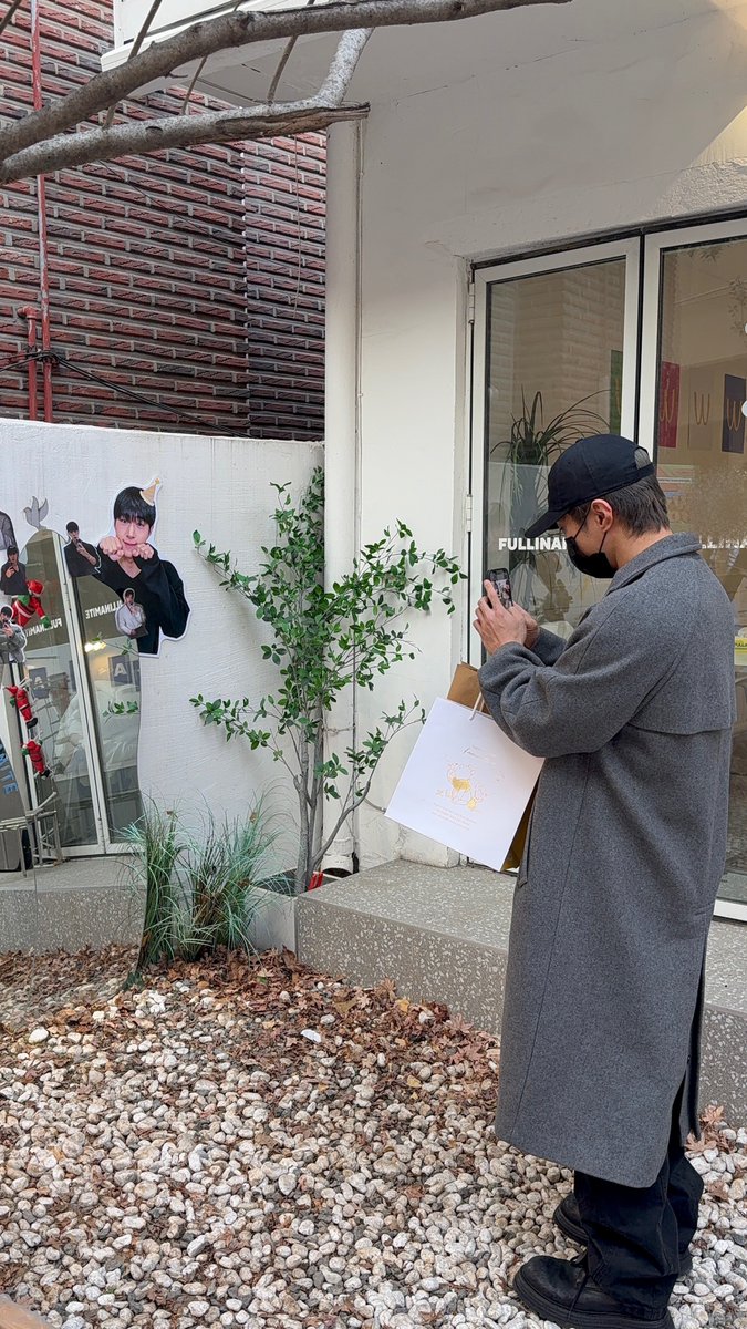 wyatt_burgers's tweet image. 엇도날드에 엇님 오심 !!!!!

#와이엇 다녀가고 하나도 안추워짐 🥹🐾
햄버거 맛있게 드세요 ♡

#엇도날드에서_엇부기_엇때
#온앤오프 #ONF #WYATT