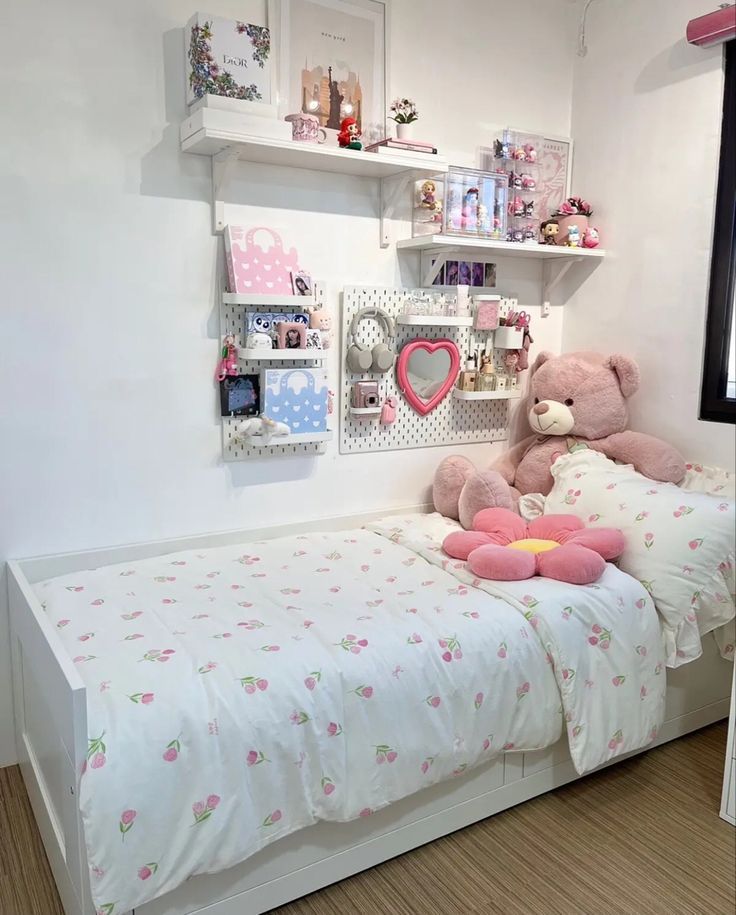 Dekor kamar biar jadi “aesthetic” gakperlu pusing pusing lagi visit ke informa “things to buy” ini bisa bantu kamu bikin kamar jadi lebih adem dan minimalis🪞🛒🪄🤹🏻