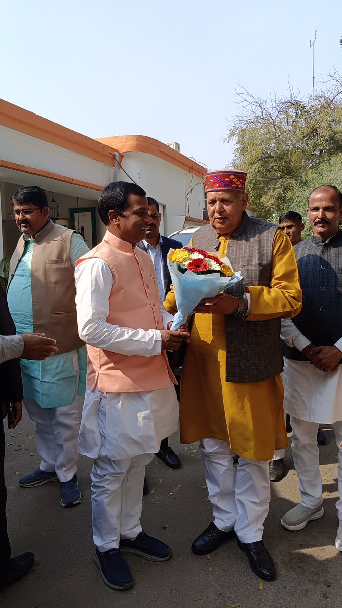 पूर्व प्रदेश अध्यक्ष भाजपा व कृषि मंत्री उत्तर प्रदेश सरकार अभिभावक आदरणीय सूर्य प्रताप शाही जी के लखनऊ स्थित आवास पर मिलकर जन्मदिन की शुभकामनाएँ दी।

<a href="/spshahibjp/">Surya Pratap Shahi</a> ji