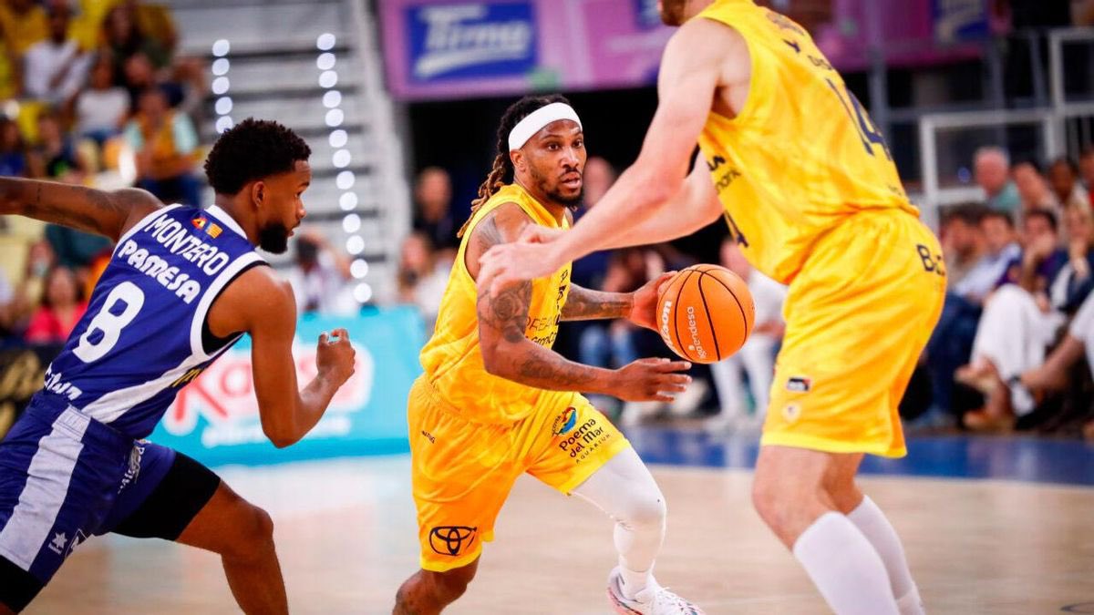 TodoGolesRadio's tweet photo. #SORTE🏀 Tenemos entradas dobles 🎫🎫 para el último encuentro de la primera vuelta de la @ACBCOM entre el @GranCanariaCB y el @valenciabasket (domingo, 12h, @GCArenaOficial) 

Para participar, sigue a @TodoGolesRadio y repostea esta publicación. Mucha suerte! 🍀 https://t.co/5aymPIOTel