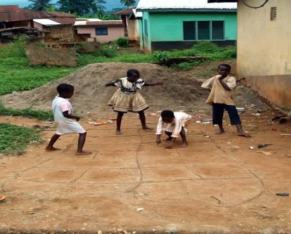 Ohsimple1's tweet image. Back in the days, growing up as a child came with no worries. You just go to school and the next thing is to play our favourite games with friends.