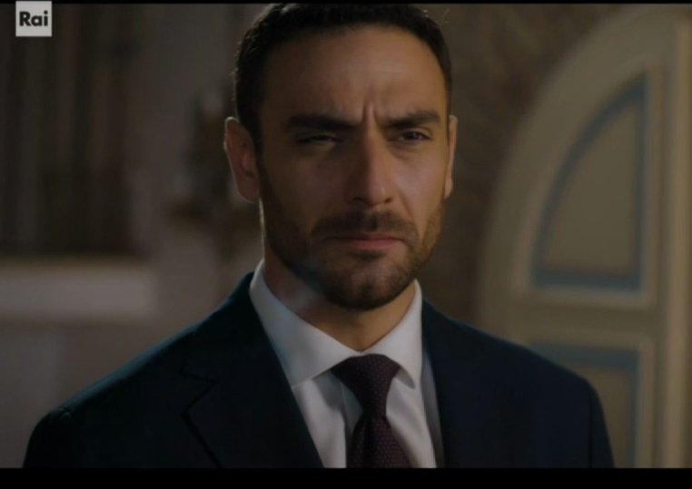 40% di share solo per questa scena 🚬😂
.
#eugeniomastrandrea #DonMatteo15