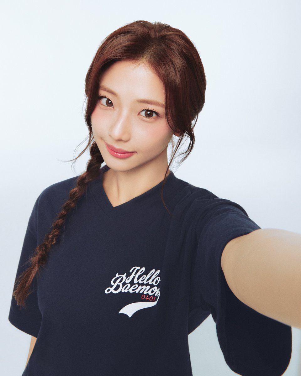 picbaemon's tweet photo. BABYMONSTER UT x UNIQLO https://t.co/frHbdbi6BW