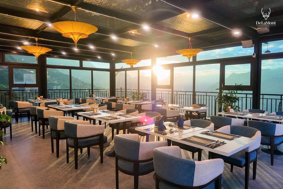 ThuNganVNE's tweet photo. 🌟 DELAMONT SAPA 
#vietnam #Vietnam #tour #travel #traveling #resort #sapa https://t.co/LiHiXYWJTD