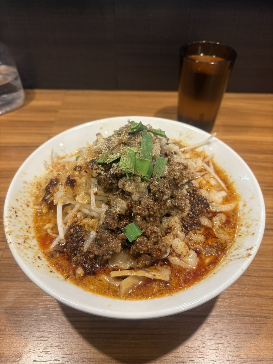 2026.1.22
びんびん豚　戸田総本店
限定　濃厚みそ坦々ラーメン大300g

仕事仲間とようやく今年の麺始めw
なかなか行けないびんびん豚にタイミングよく行けて、悩み悩んで限定w

程よく辛くてめちゃくちゃうまい！
デフォのラーメンより麺が細くてすごくマッチしてた。ご馳走様でした。