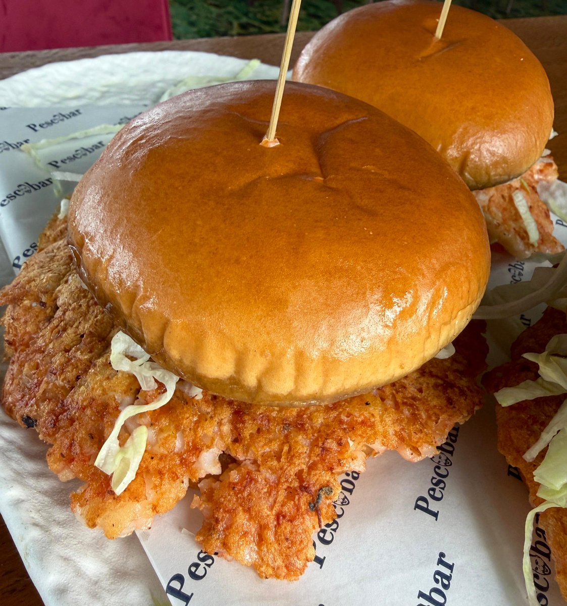 New drop 🍔

Smashed Shrimp Burger by Pescobar.
Affordable. Clean ingredients. High protein.

Street food doesn’t have to be junk, it just has to be smart. Loveeeeeee