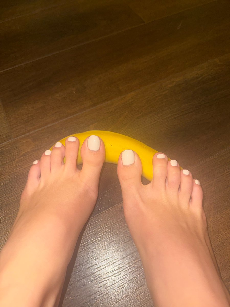 Kailikinks's tweet photo. Unless you respect my forms of payment I accept (through onlyfans or feetfinder) as they protect both you and me from scams i cannot sell any content to you or chat with you further love you xoxokaili #feetfetısh https://t.co/Z7me4pa8CS