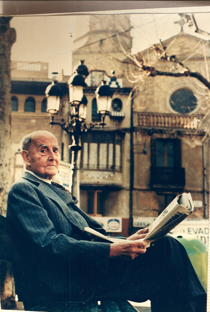 #taldiacomavui, el 1893, va néixer a Sarrià Josep Vicenç Foix i Mas, conegut com a J.V. Foix. Fou un poeta, periodista i assagista català, un dels + destacats d les avantguardes literàries catalanes. President d'Honor d la <a href="/fneca/">みじせあか</a> la represa, l'any 1984 i Medalla d'Or dl <a href="/govern/">Govern de Catalunya</a>