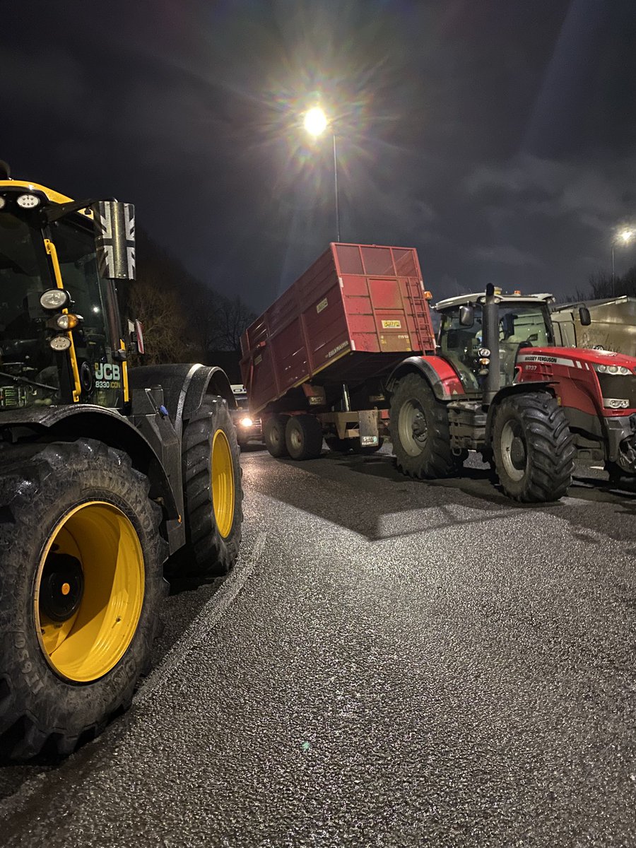 BritishFarmNet's tweet image. Farmers protecting our food sources from sub standard grain entering the uk
Portbury Docks Bristol
#foodsecurity 
#farmersGuardian 
#farmersGuide 
#RupertLowe 
#inevitableWest