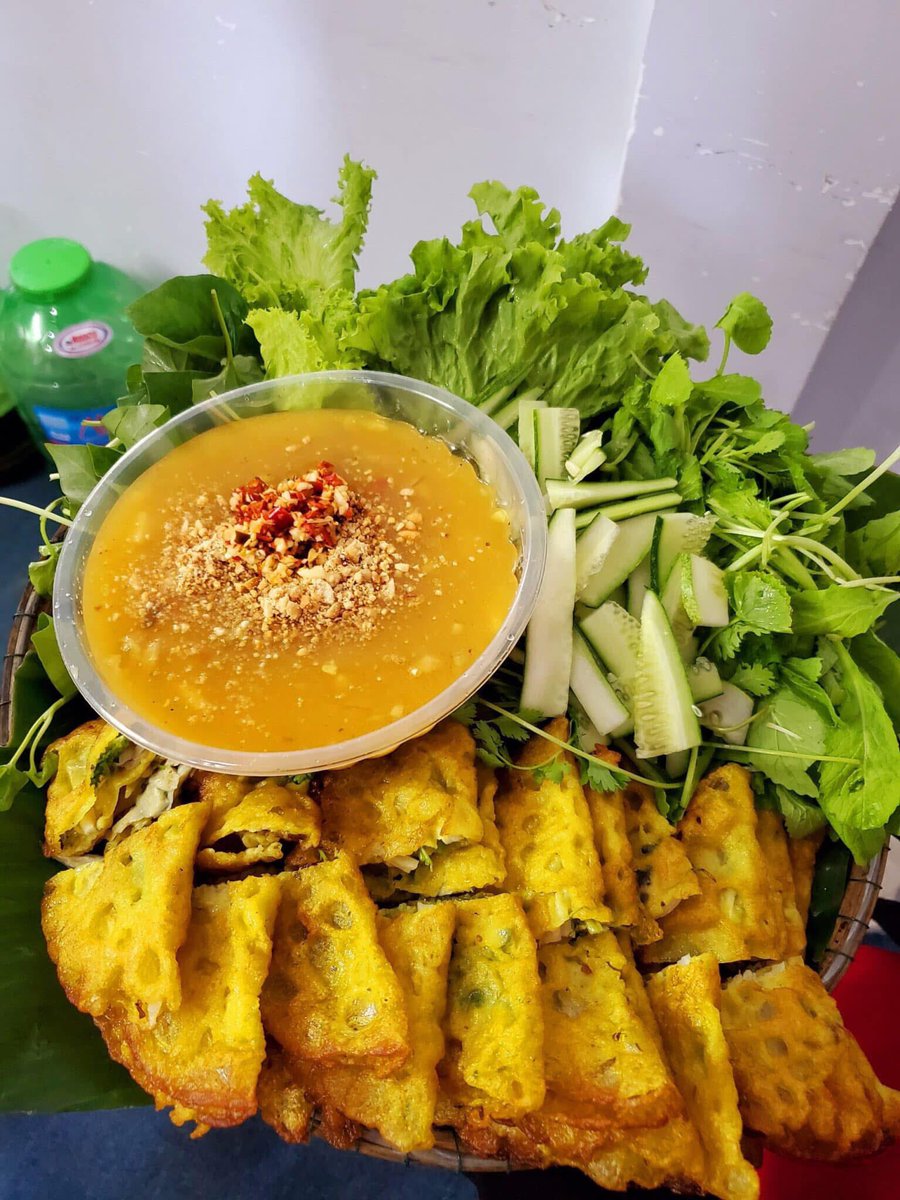 thanhhuongrosie's tweet image. Ko ăn thì có lỗi với bản thân :)) mời mọi người bánh xèo xứ Quảng😋
.
.
#banhxeovietnam 
#localfood