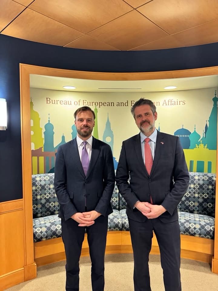 Iceland in US 🇮🇸 tweet media