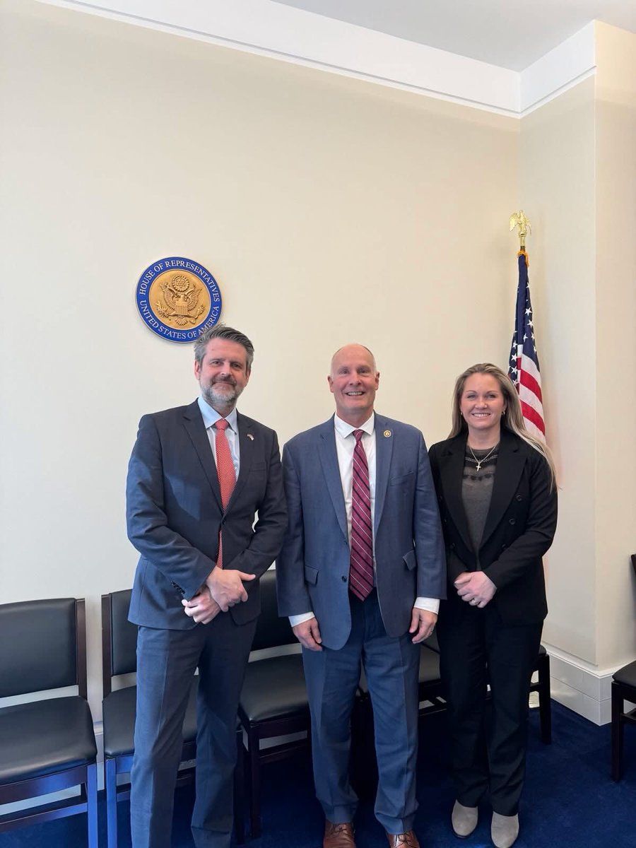 Iceland in US 🇮🇸 tweet media