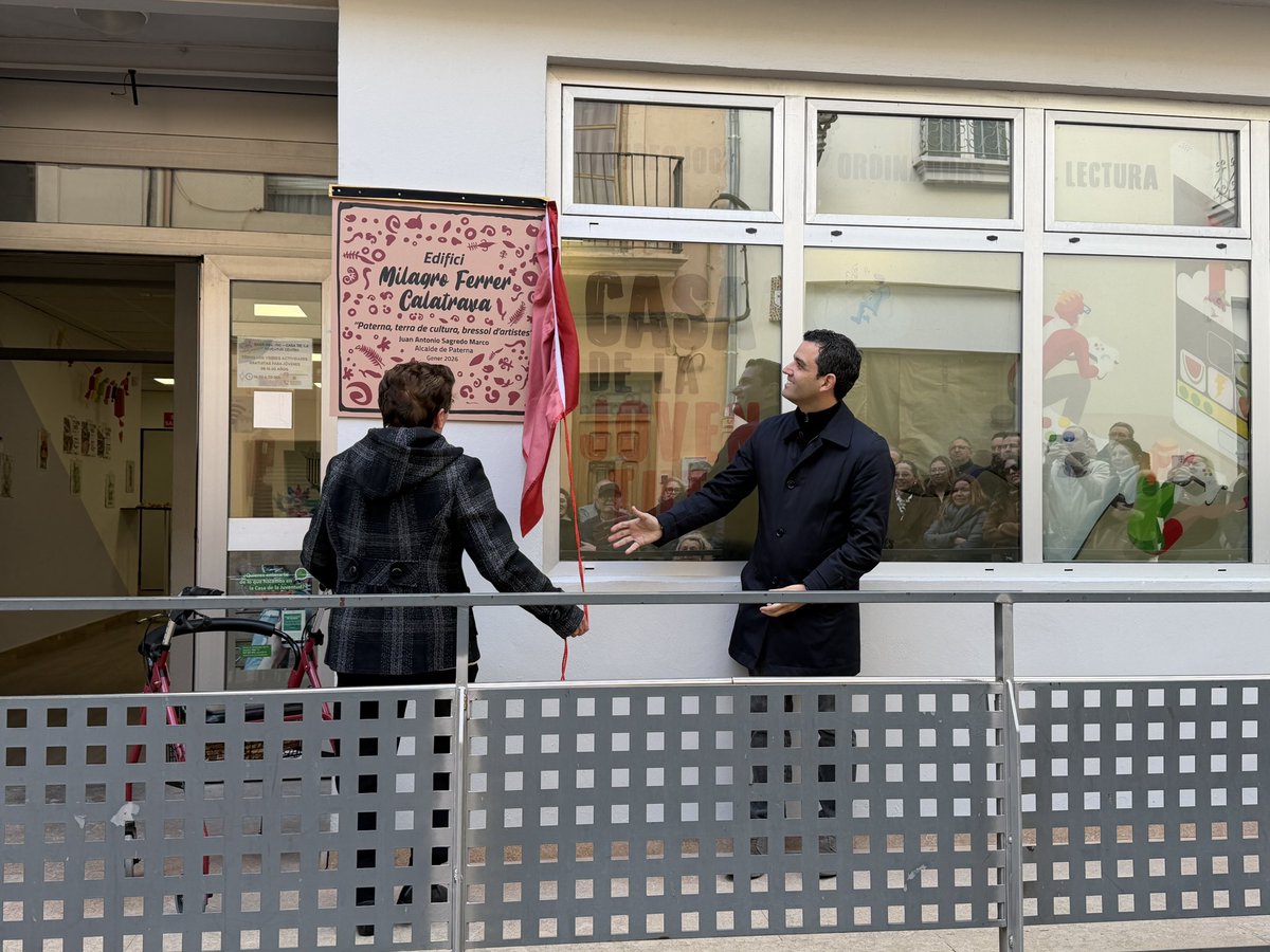 SagredoMarco's tweet image. El arte de nuestra ciudad tiene nombre y apellidos: Milagro Ferrer Calatrava 👏🏻

Homenajeamos a nuestra reconocida artista Milagro Ferrer poniendo su nombre a este edificio municipal 🎨