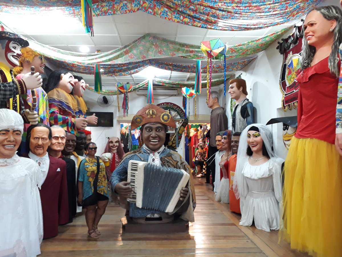 Sextou !!!! 

A casa dos Bonecos Gigantes  

"Recebeu poder para dar vida à estátua da primeira besta, de maneira que esta estátua pudesse falar e condenar à morte os que não a querem adorar." 
Ap. 13:15  

.
Olinda - Brasil