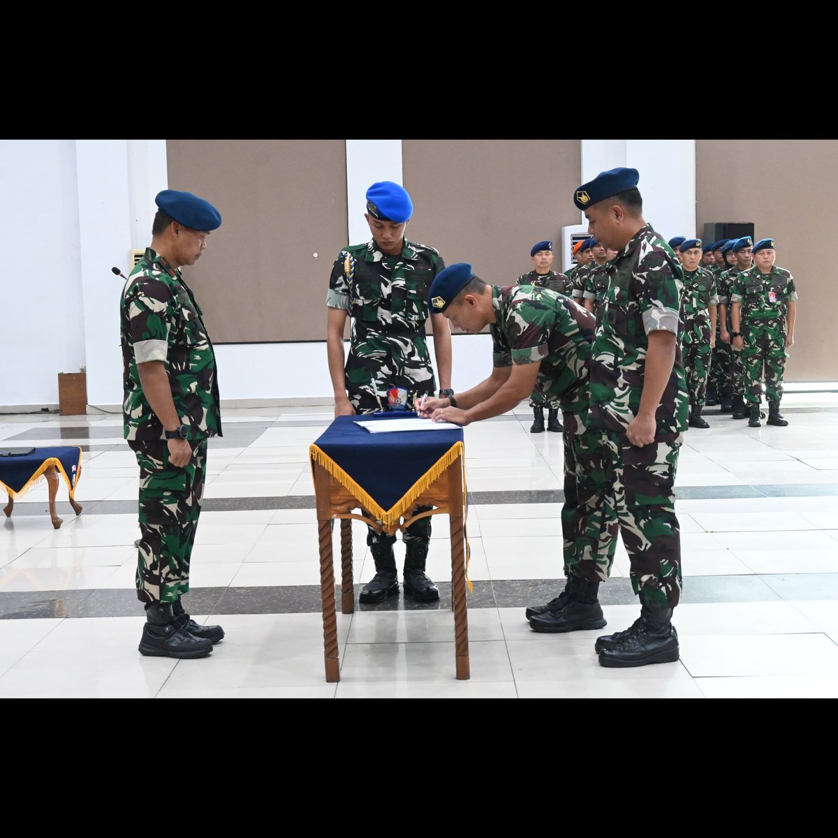 LanudSupadio's tweet photo. *Danlanud Supadio Pimpin Sertijab Kadisops, Perkuat Kesiapan Operasional Satuan*

Dalam nuansa haru dan semangat pengabdian yang berkelanjutan, Komandan Pangkalan TNI Angkatan Udara (Lanud) Supadio, Marsekal Pertama TNI Sidik Setiyono, S.E., M.Han., https://t.co/yOt4DLgHLx