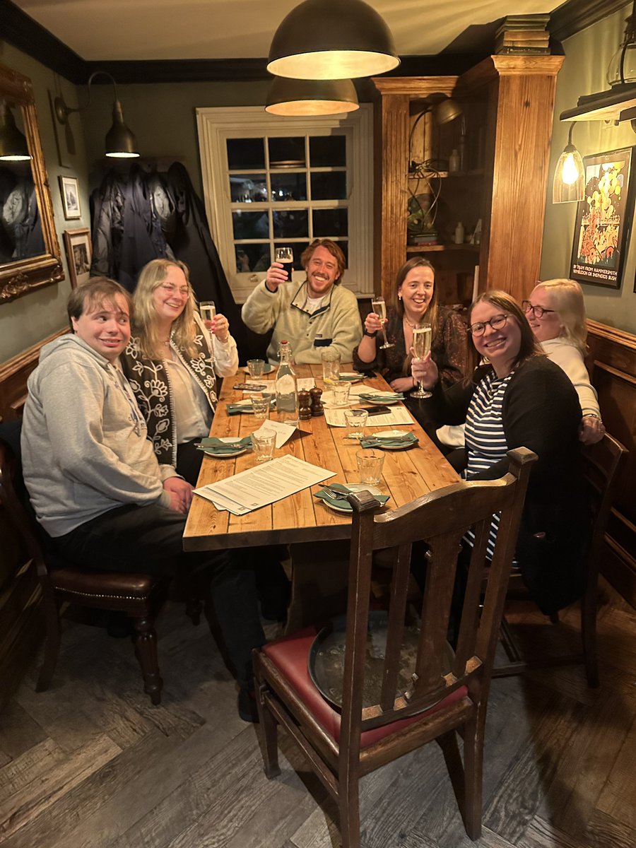 The Hand in Hand tweet media