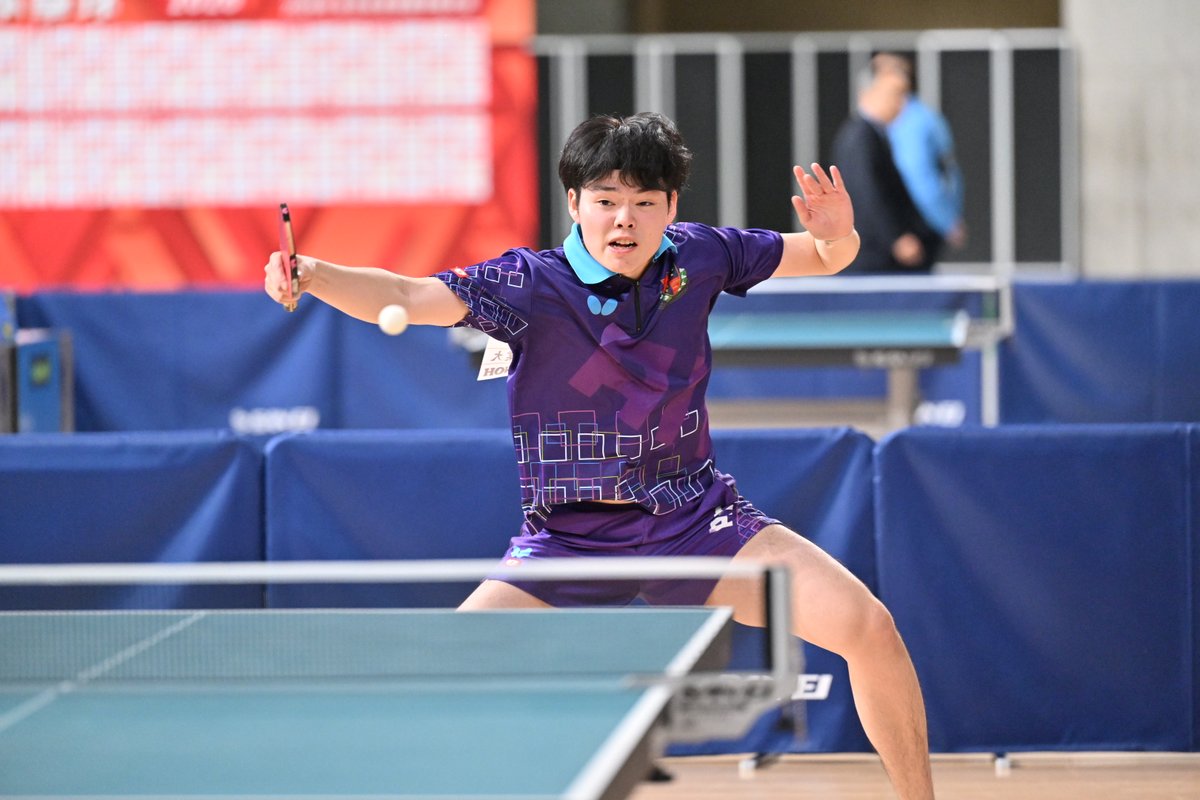 takurepo's tweet photo. #全日本卓球 2026
▼男子シングルス6回戦
谷垣佑真（愛知工業大）　4-2　戸上隼輔（井村屋グループ）

昨年の5回戦の再戦となった谷垣対戸上はまたしても谷垣に軍配。戸上も随所で鋭いボールを決めましたが、中陣での高いラリー力と読みの良さを見せた谷垣が2年連続で準々決勝進出です。

#卓球 #卓球レポート #卓レポ