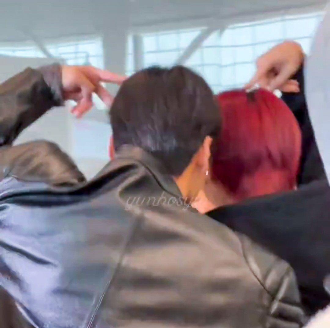 woonyanq's tweet image. woosan kittiesᅠᅠᅠᅠᅠwoosan kitties
front view  ᅠᅠᅠᅠᅠᅠᅠback view