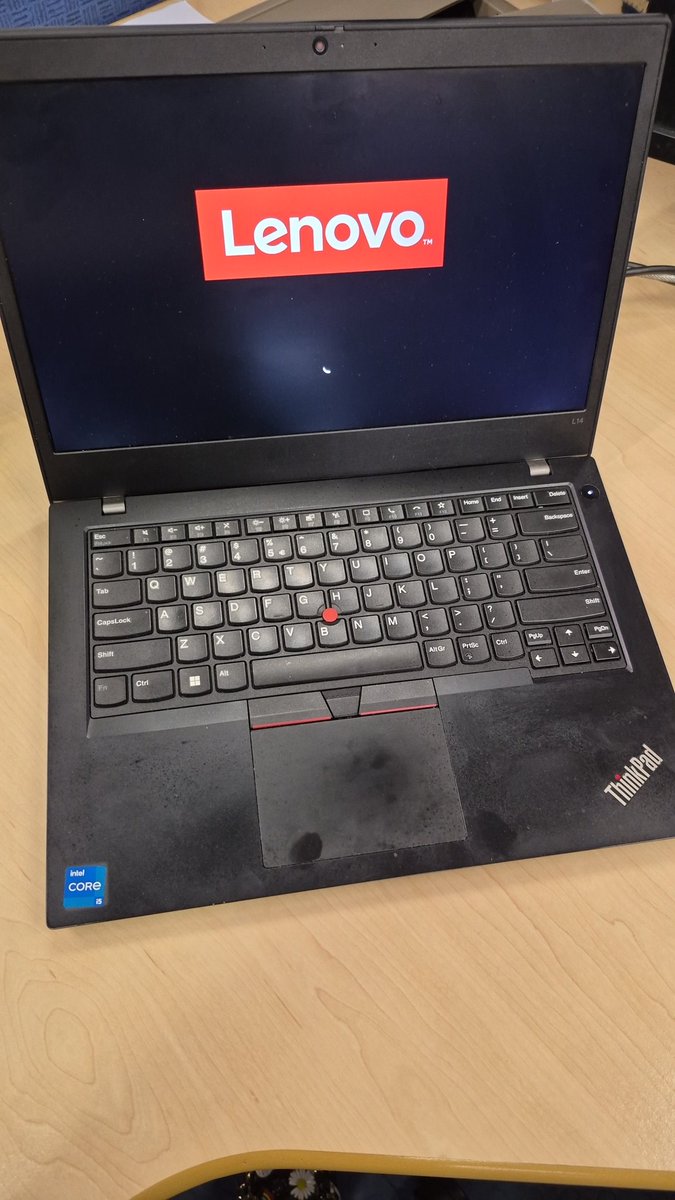 FininiLiso's tweet photo. Uber driver phoned, apparently he left laptop with security at work however did not share with me due to communication breakdown. Also security said they didn't know about the bag apparently the one given did not share with the rest. I got my stuff intact. Thank you so much. https://t.co/Vw99t86EZr