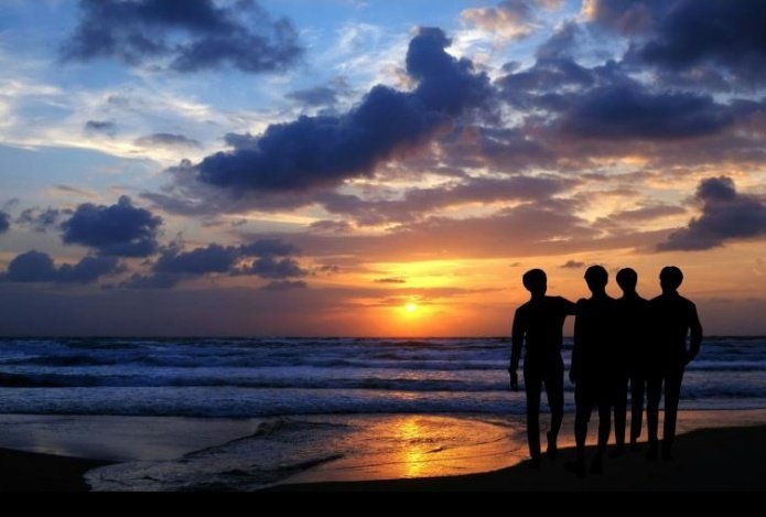 Time has a way of exposing life
People you once spoke to every day slowly become memories
Not because of hate,not because of fights but because life moves priorities change,and silence becomes normal.
The painful truth?
Nobody warned us that growing up also means growing apart.