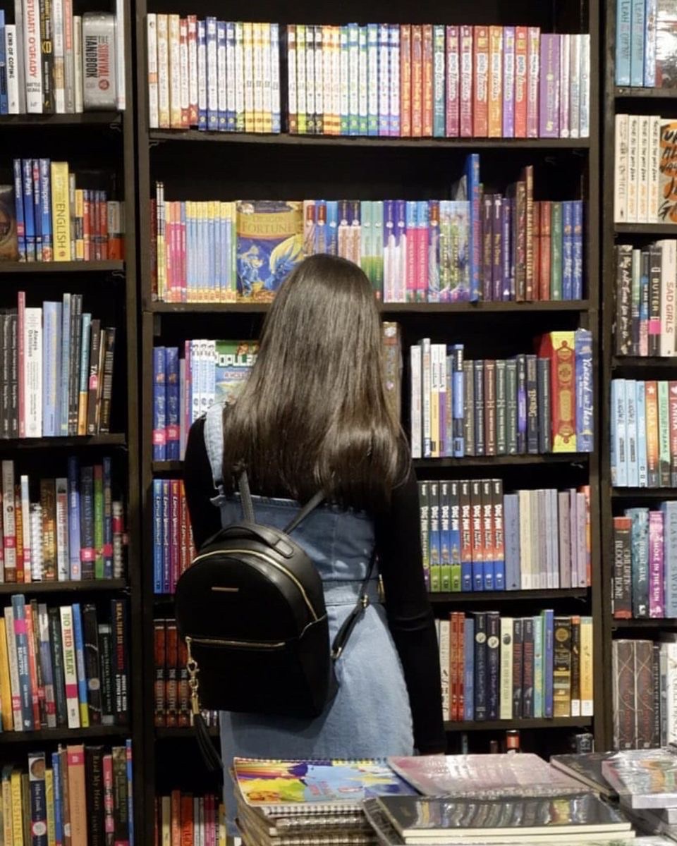 foureyedchild's tweet photo. there’s something about old souls, books, coffee, and conversations that lasted longer than battery life that felt all too familiar. https://t.co/hcTQ1r922j