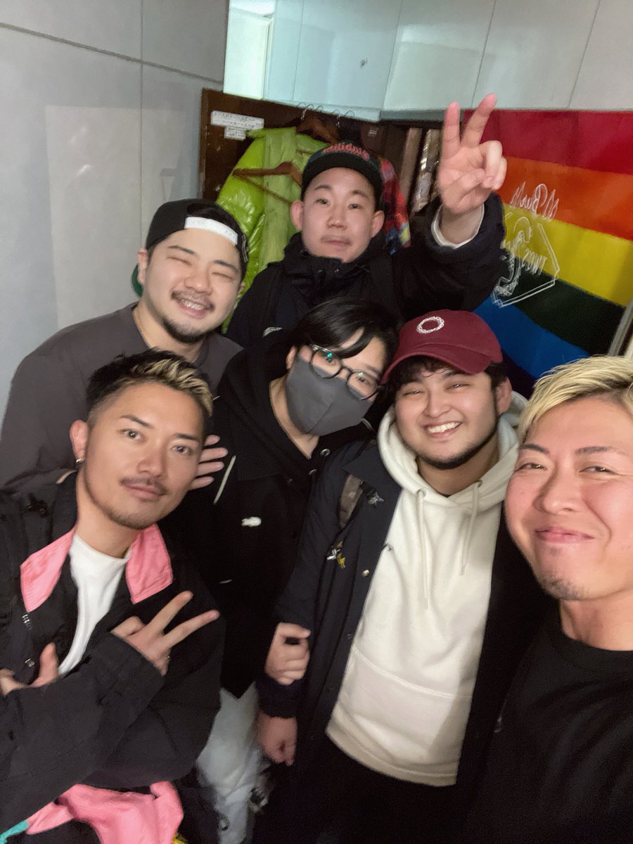 GRAMMY_DJMASAKI's tweet photo. 23日(金)🏳️‍🌈小屋みたいな隠れ家FTMBAR【2's CABIN】🏳️‍⚧️

🌈今夜の営業🌈

🍸本店 →19時30分オープン！

🍸2丁目店 →21時オープン！

🍸TOKYO店 → 貸切営業🙇‍♂️

シュートが退院しましたー🖐️✨お祝いしてあげてくださいまし！また古参初代スタッフヒロが久々お手伝いに来てくれます！ https://t.co/zeeKNdv1EH