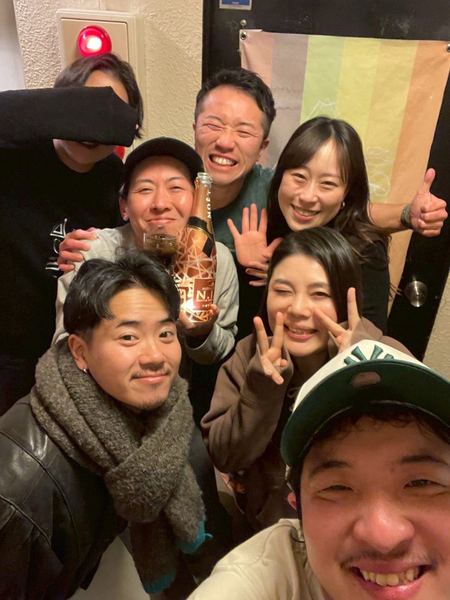 GRAMMY_DJMASAKI's tweet photo. 23日(金)🏳️‍🌈小屋みたいな隠れ家FTMBAR【2's CABIN】🏳️‍⚧️

🌈今夜の営業🌈

🍸本店 →19時30分オープン！

🍸2丁目店 →21時オープン！

🍸TOKYO店 → 貸切営業🙇‍♂️

シュートが退院しましたー🖐️✨お祝いしてあげてくださいまし！また古参初代スタッフヒロが久々お手伝いに来てくれます！ https://t.co/zeeKNdv1EH