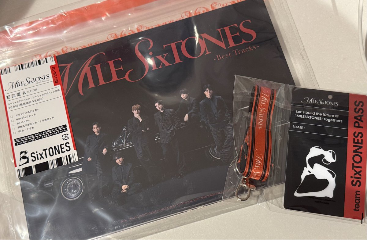 SixTONES💎6周年
お祝いだぜ👌と思って
買ったアルバム
まさかの不備品で涙目←

🥹🥹💛🦔
交換出そうか悩むやつ😕💦