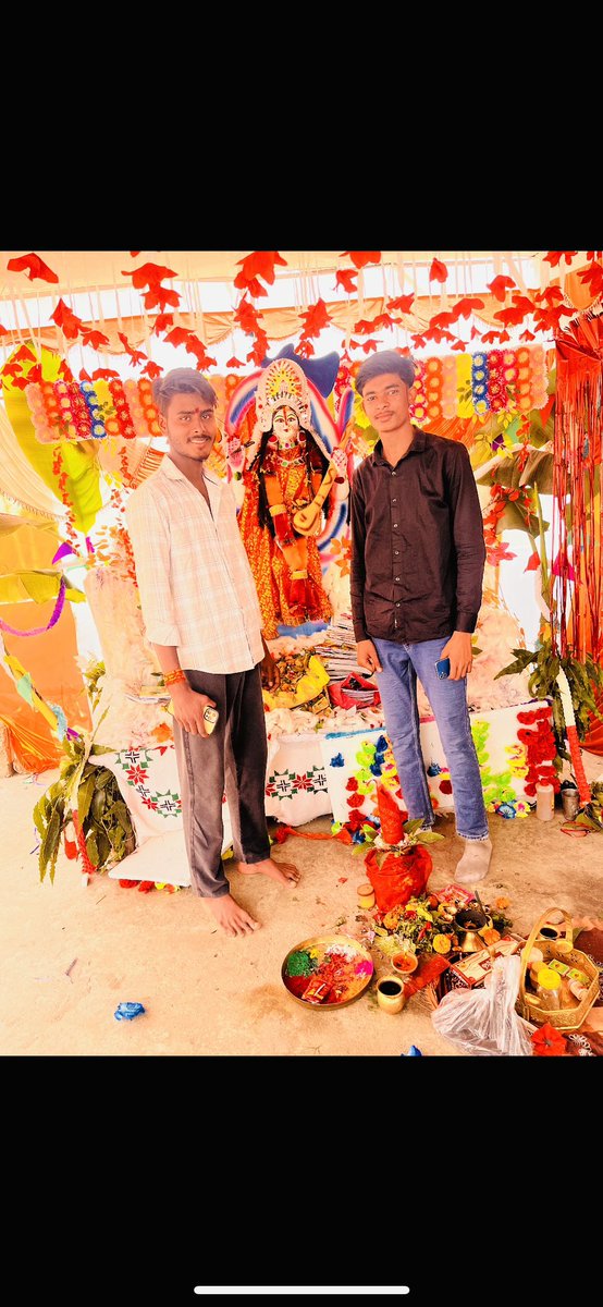 RajanReal07's tweet photo. Jay ma Saraswati 😍 https://t.co/K8A7IncUiE