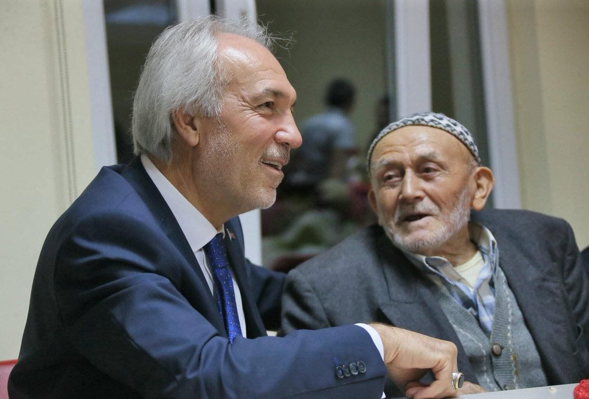 Kendini fazla yorma, her şey Allah’ın takdiri ile olur. Allah’ın istemediği şey sana isabet etmeyecek, emri ise seni ıskalamayacaktır.

Hz. Ömer (r.a)

Cuma’nın hayrı ve bereketi üzerinize olsun. 
Selam ve Dua ile…