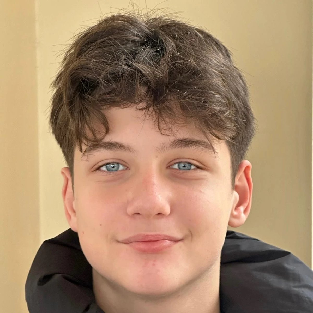 Yasemin Minguzzi: "Katillere 'çocuk' diyenlere hakkımı helal etmiyorum.

Atlas'ın katillerine de hiçbir şey olmayacak. El bebek gül bebek büyütelim sonu bu mudur?"