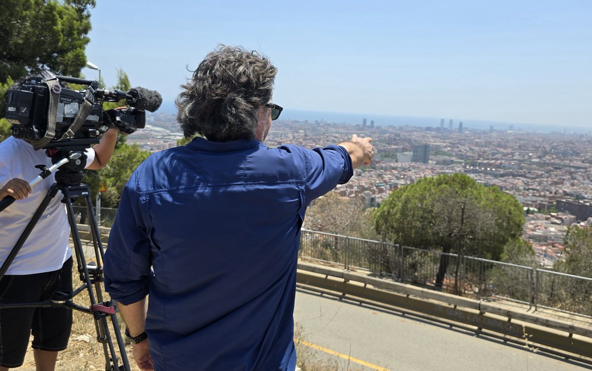🎥 Fa uns mesos ens va visitar @PueblodeDiostve per conèixer la tasca que fem a favor de les persones més vulnerables.
Avui, a les 11:30h, s'emet el reportatge a @rtve.