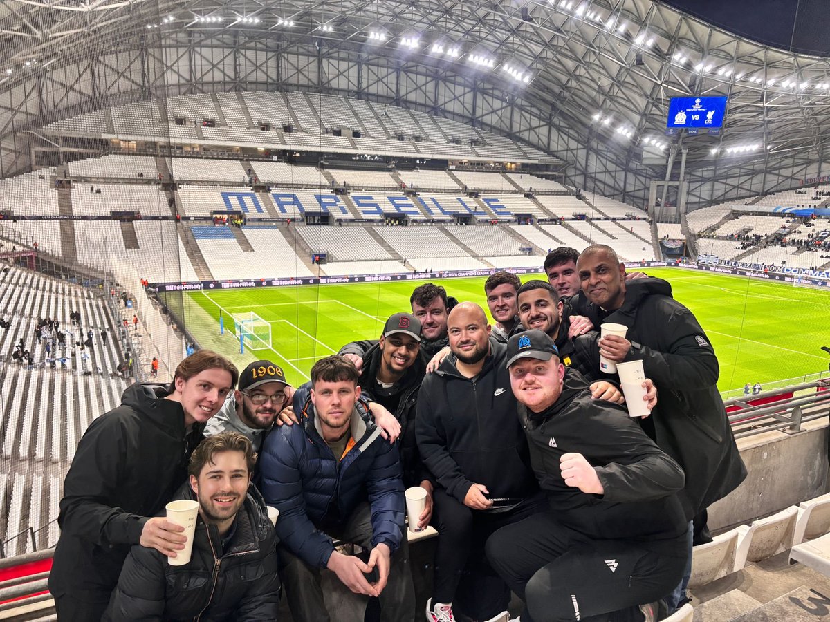 KillianB22's tweet image. Billet d’humeur pour conclure cette semaine d'OM/Liverpool, côté supporters. ✊🏟️

Cette semaine est l’illustration parfaite du décalage entre la peur entretenue et la réalité vécue.

Elle avait commencé avec des guides anxiogènes, des consignes strictes, un encadrement quasi…