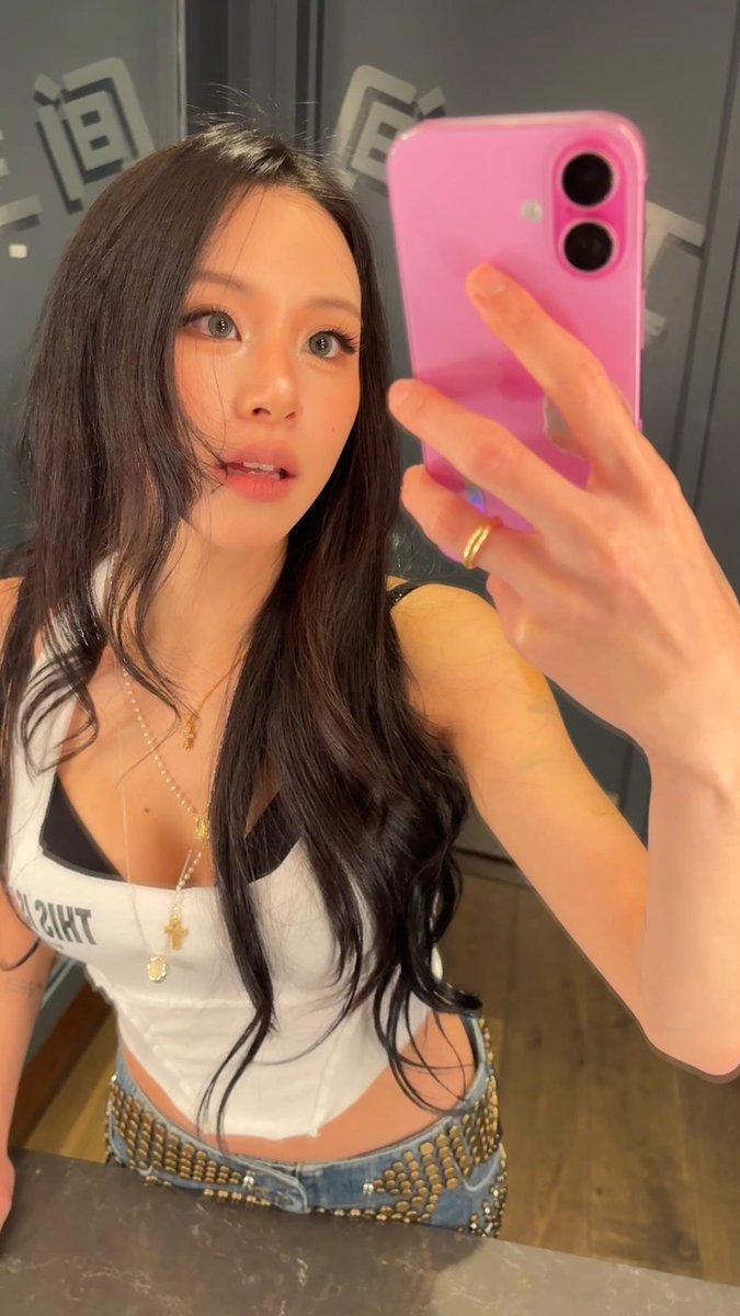 godmitzu's tweet image. SON CHAEYOUNG OMG