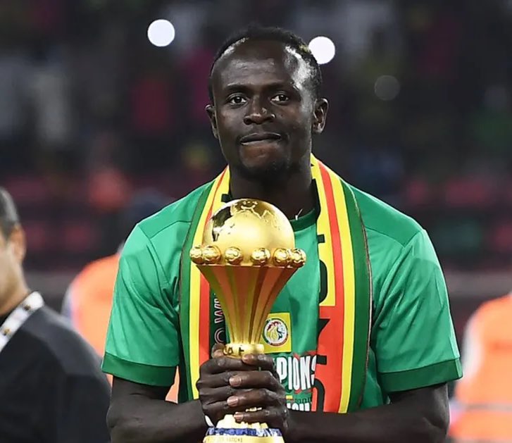 سابقة غريبة في تاريخ المسابقة.
أسبوع تقريبا مر على نهائي كأس أمم إفريقيا، دون أي تهنئة رسمية من موقع الكاف، ولا من موقع الفيفا كما تعودنا.
لكن الأهم أن العالم كله هنأ السنغال، والتاريخ لا ينسى.