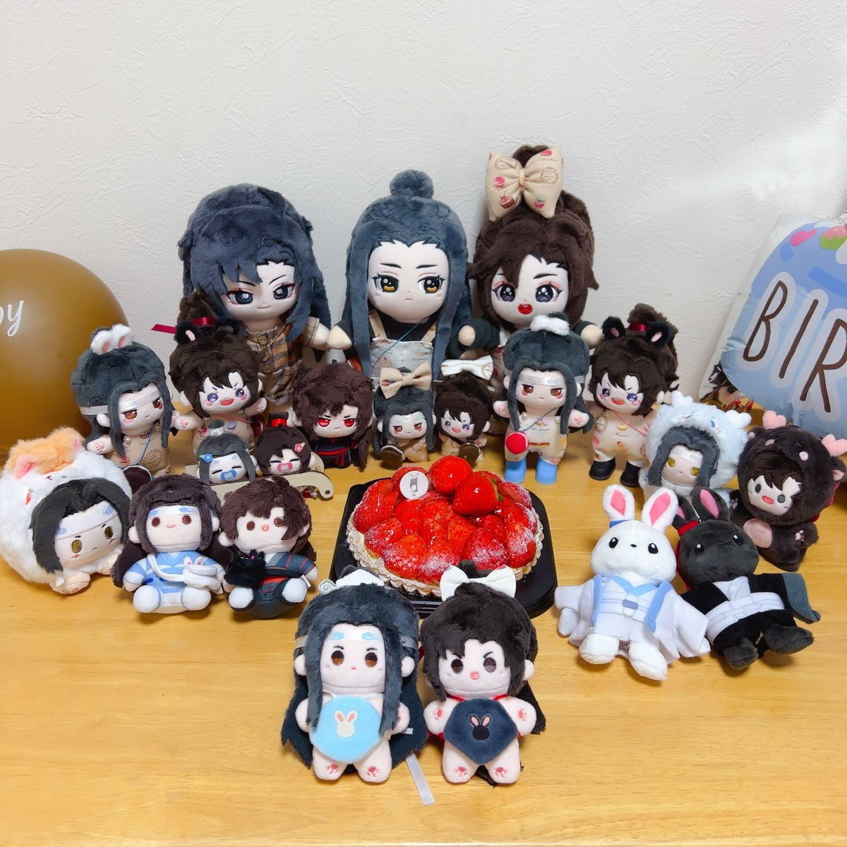 *.໑ৎ.ﾟ𝐇𝐚𝐩𝐩𝐲 𝐁𝐢𝐫𝐭𝐡𝐝𝐚𝐲.⋆𝜗𝜚.*

みんなでお祝いだよ〜🎂

#0123藍忘機生誕祭
#蓝忘机0123生日快乐