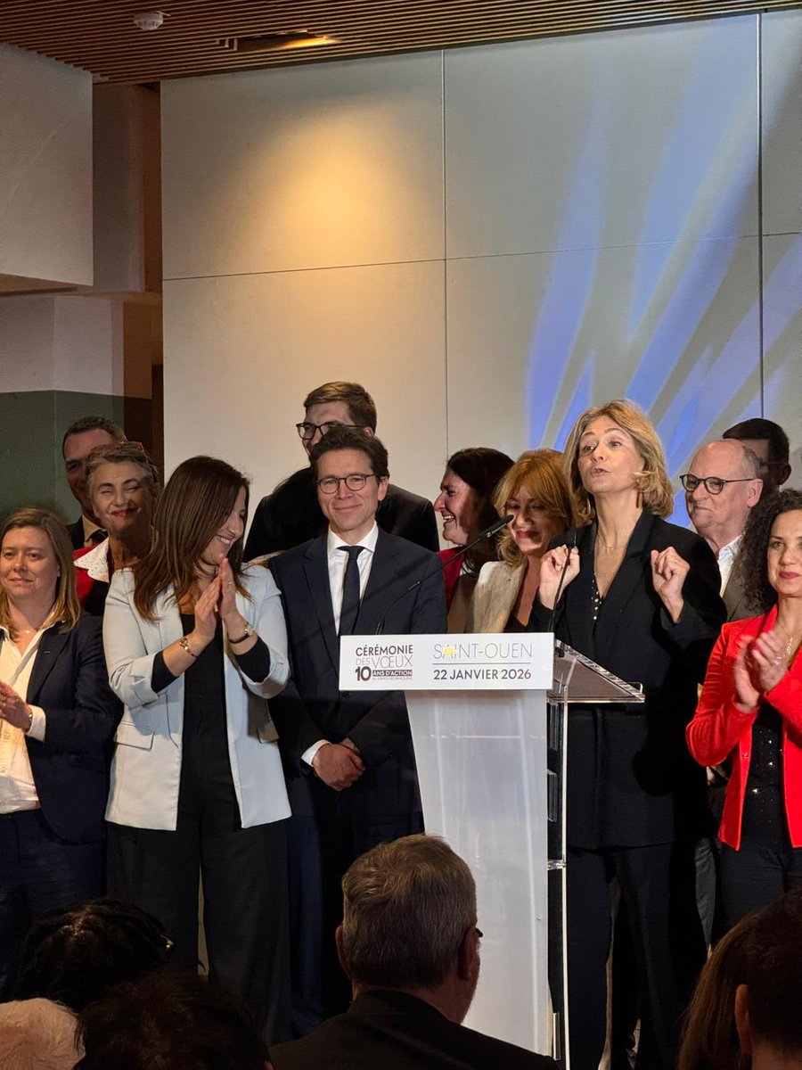 GeoffroyDidier's tweet image. Merci aux très nombreux militants de la droite venus à Saint-Ouen pour notre cérémonie de vœux politique ! 

Avec @vpecresse @FloPortelli et tous ceux qui, au quotidien, font de l’@iledefrance la meilleure région d’Europe !