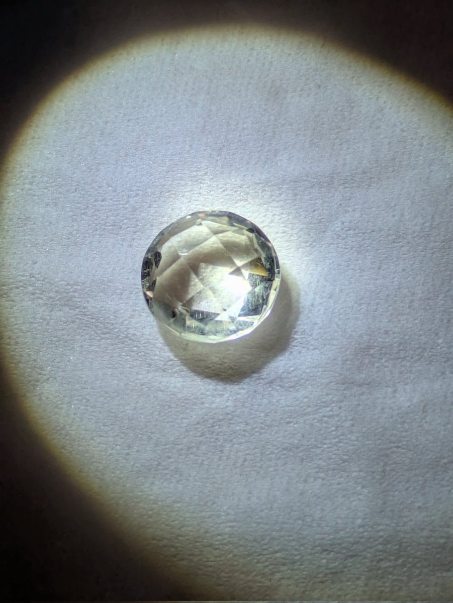 1213Mn's tweet photo. クォーツ Quartz 石英
産出量においては1.2位を争うぐらいよく見かける.多彩すぎる種類💎
ギリシャ語のKrystallos(クリスタロス)が語源 https://t.co/QFJDtLi1Sn