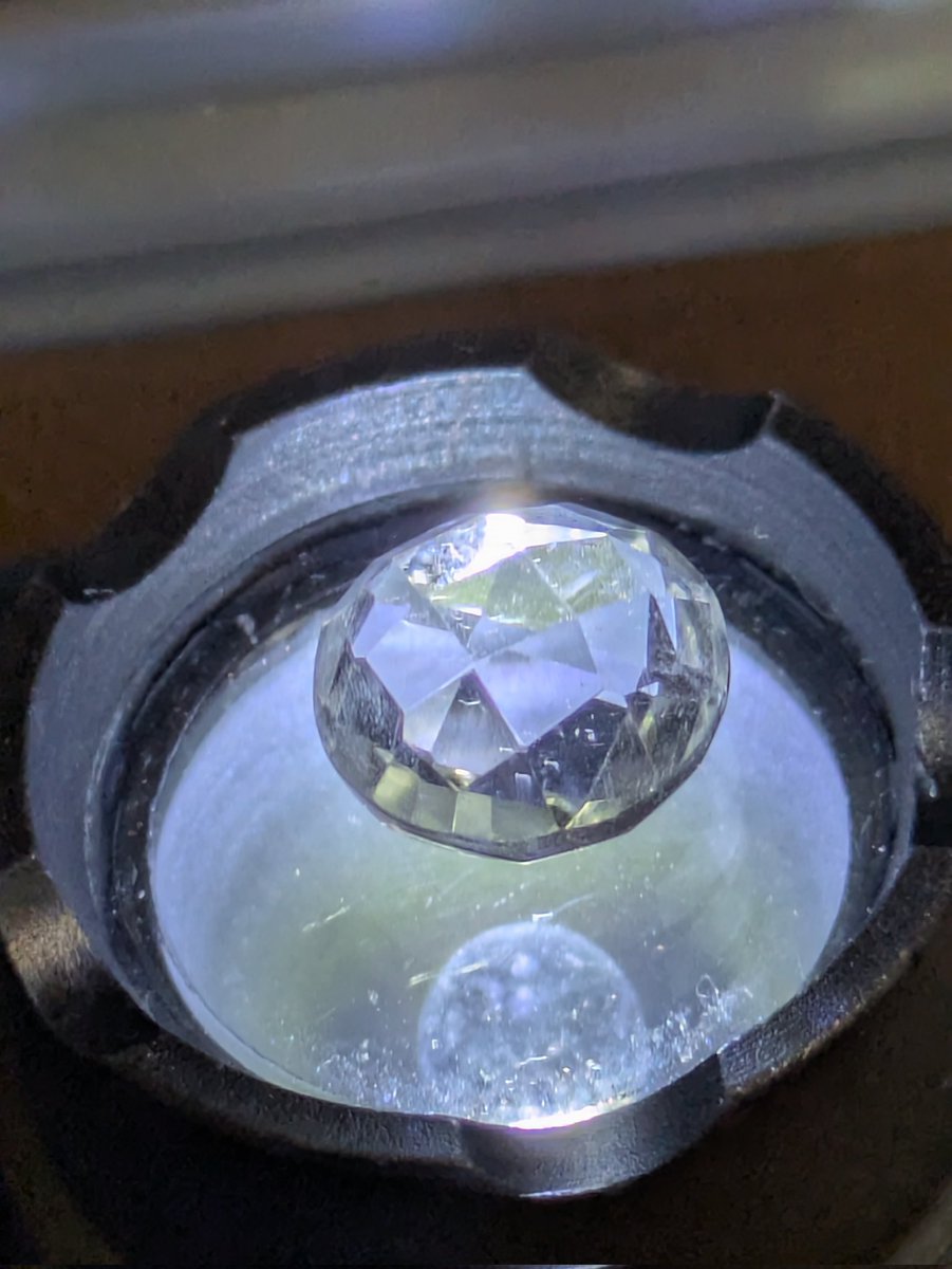 1213Mn's tweet photo. クォーツ Quartz 石英
産出量においては1.2位を争うぐらいよく見かける.多彩すぎる種類💎
ギリシャ語のKrystallos(クリスタロス)が語源 https://t.co/QFJDtLi1Sn